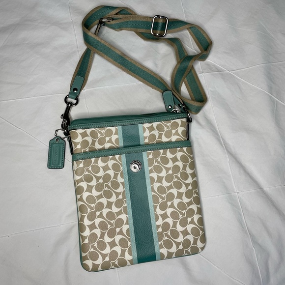 Coach crossbody - Picture 1 of 4